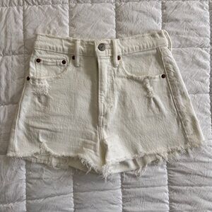 {Abercrombie & Fitch} White Frayed Hem Denim Jean High Waist Mom Shorts | 00/24